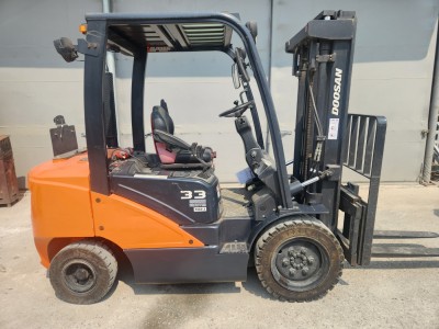 중고지게차) 두산 3.3톤 디젤 지게차 D33SE-5(2014년…