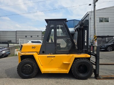 두산 5톤 디젤 중고지게차!! 특AAA급 지금 바로 사용 가능!…