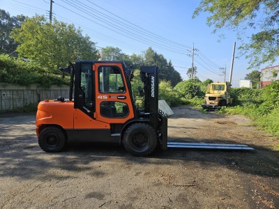 [중고지게차] 두산 D45S-5 4.5톤 3단 디젤지게차(자동발…