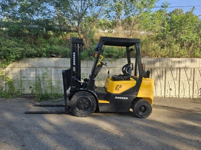 [중고지게차] 두산 D25S-3 2.5톤 디젤지게차 판매 | 한…