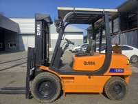 특가! 중고지게차 클라크 3톤 04년식 디젤지게차 900만원