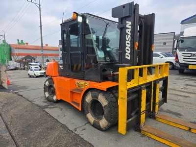 중고지게차 매매 두산 7톤 자동발 캐빈 디젤지게차 1850만원