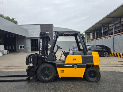 중고지게차 두산 3.5톤 힌지드 흰지드 바가지차 디젤지게차