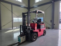 저렴한 중고지게차 니찌유 2톤 배터리 전동지게차 카운터 좌식…