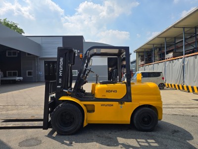 저렴한 중고지게차 현대 4.5톤 더블타이어 자동발 디젤지게차