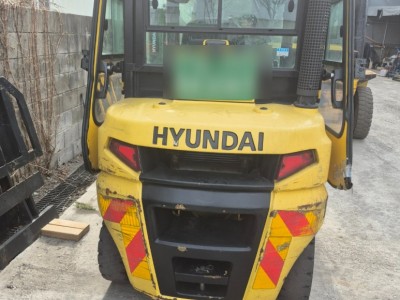 현대 2.5톤, 2017년식. 3단 마스트 사이드 쉬프트 장착 …