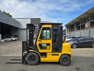 특A급 현대 2.5톤 12년식 4천시간 쉬프트 디젤지게차 중고지…