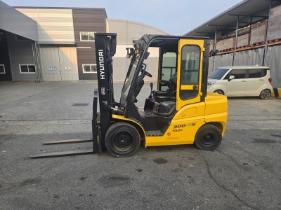 특A급 현대 3톤 14년식 쉬프트 4천시간 사용 반캐빈 1750…