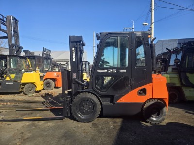 221번 중고지게차 두산 2.5톤 디젤지게차