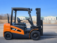 두산 3톤 지게차 / 2023년식 / 1,723시간