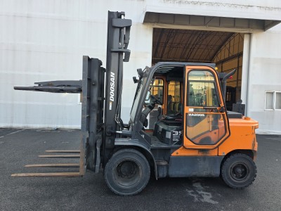 두산 3.5톤 로드스태빌라이저 디젤 중고지게차