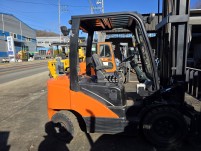 두산 3톤 3단 7m 자동발 디젤 중고지게차