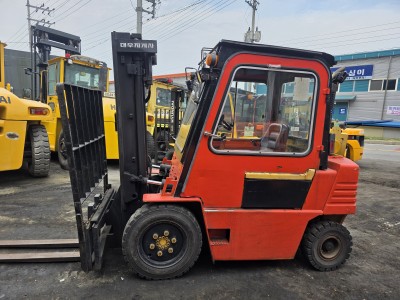 중고 디젤지게차 두산 2.5톤 저렴한 중고지게차