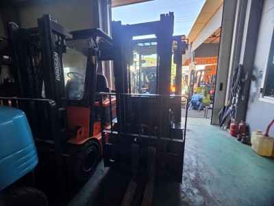 두산지게차 D25SE-7 디젤 2.5톤 중고지게차