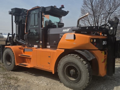 두산 미니 18톤 3단마스트 5스풀 풀옵션 디젤 중고지게차 / …