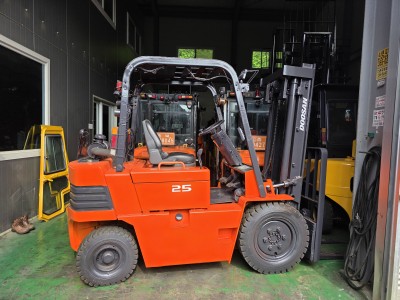 두산지게차 LD25S-2 디젤 2.5톤 저렴한 중고지게차