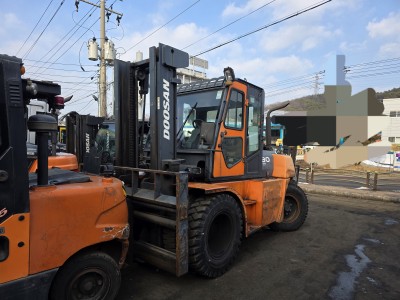 09년식 두산8톤 3.1m 디젤 중고지게차 / 오리지널엔진, 매…