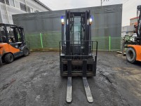 두산 3톤 싸이드쉬프트 반캐빈 중고지게차