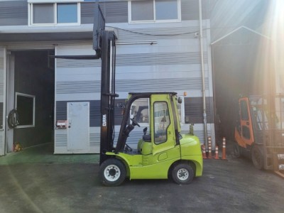 클라크 2.5톤 중고 지게차 / 자동발