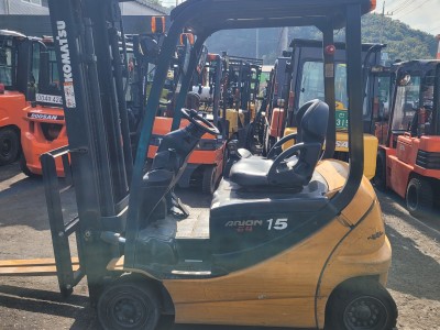 코마츠 1.5톤 3단 5미터상승 좌식전동 전기지게차 저렴하게 팝…