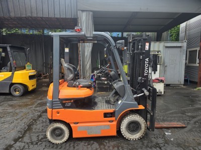 도요타 1.5톤 리튬밧데리신품 좌식전동 전기지게차