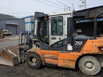 두산7톤 3단마스트 흰지드버켓 디젤 중고지게차 / 2017년…