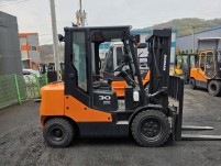 두산 3톤 싸이드쉬프트 연식좋은 반캐빈 중고지게차