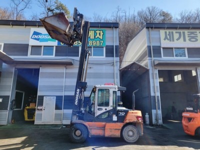 두산 7톤 지게차 / 3단마스트 힌지드