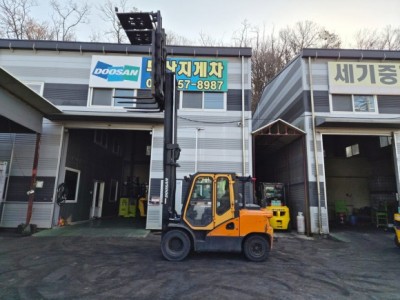 두산 3.5톤 중고지게차 D35S-7