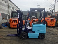 고마츠 1.5톤 3m 좌승식 전동지게차 저렴하게 팝니다.