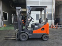 두산1.5톤 싸이드쉬프트 디젤 중고지게차 (2013년식)