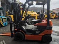 토요타 1.8톤 자동발 좌식전동 중고지게차