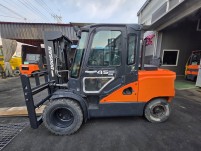 두산 4.5톤 3단 4.2m 영업용 디젤 중고지게차 (202…