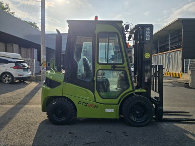 특A급 중고지게차 클라크 2.5톤 3단 19년식 디젤지게차