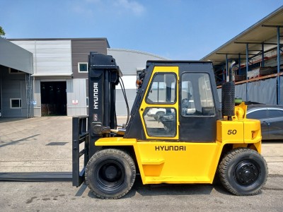 저렴한 중고지게차 현대 5톤 자동발 캐빈 덧발 디젤지게차