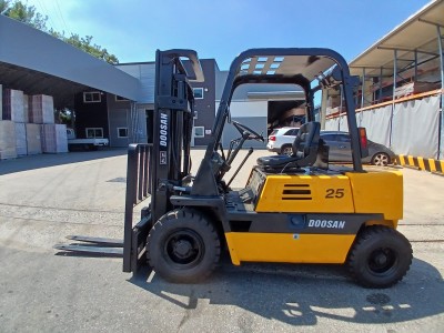 중고지게차 저렴한 두산 2.5톤 쉬프트 디젤지게차 650만원