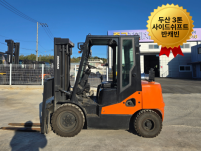 중고지게차 두산 3톤 12년식 사이드쉬프트 반캐빈 디젤지게차…