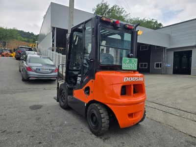 중고지게차 두산 2.5톤 3단마스트 2009년식 디젤지게차