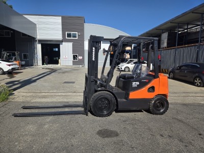 중고지게차 두산 2.5톤 빨갱이 디젤지게차 1250만원 저렴