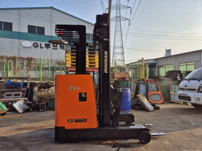 [특가★][중고지게차] 두산 전동입식 프로5 2톤 3단하이 21…