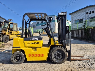 [특가★][중고지게차] 두산 2.5톤 LD25S 590만원 판매