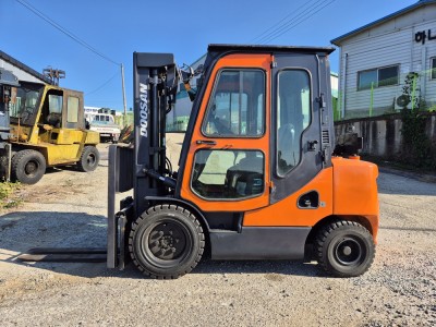 [특가★][중고지게차] 두산 D30S-7 3단, 풀캐빈, 사이드…