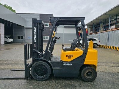 두산 2.5톤 중고지게차 D25S-3 2006년식 노랭이