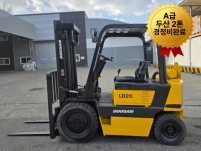 저렴한 A급 중고지게차 두산 2톤 디젤지게차 750만원