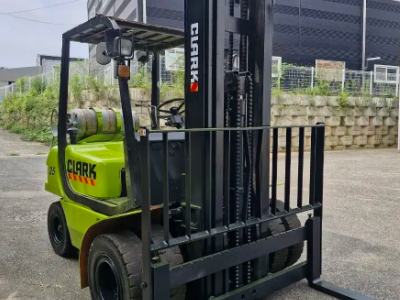 삼성 2.5톤 가스지게차 더블 3단마스타 6m상승 올통타이어