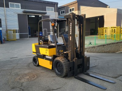 두산 3톤 습식브레이크 특A급 디젤지게차