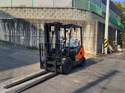 두산 D25SE-5 얀마엔진 습식브레이크 특A급 디젤지게차