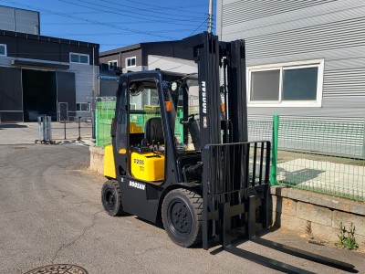 두산 2.5톤 하이3단 5.5미터 특A급 노랭이 디젤지게차