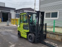 클라크 2.5톤 자동발 풀캐빈 신차급 사용시간 디젤지게차