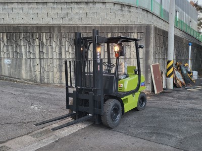 클라크 2.5톤 얀마엔진 특A급 정비완료 디젤지게차